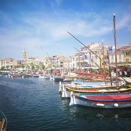 Sanary- La Vie Est Belle- Centre 2 Minutes A Pied- 5 Minutes Apartamento